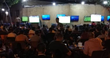 شاهد الجماهير المصرية تحتشد على مقاهي المهندسين لمتابعة مباراة الفراعنة وتونس