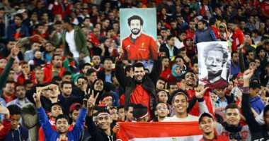 فيديو..الجماهير تهتف في الدقيقة 74 للشهداء في لقاء مصر وتونس 