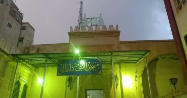 صور.. مسجد النبى دانيال.. قصة نبى يهودى بنى على اسمه مسجد.. أشهر مساجد الإسكندرية ويأتى له وفود أجنبية لزيارته وله مكانه خاصة بالطرق الصوفية.. وخبير أثرى: أحد الأئمة الشافعية ولا يوجد له أثر والمدفون شاهد رؤية