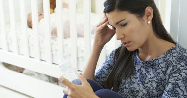 متلازمة شيهان تصيب الأمهات بسبب نزيف ما بعد الولادة.. تعرفى على علاماتها