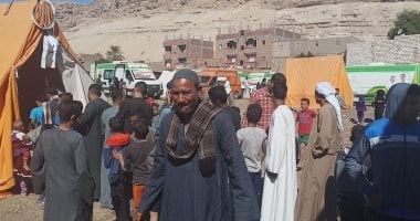 قافلة طبية مكبرة للمتضررين من السيول بعزبة سعيد فى مركز أبنوب بأسيوط  