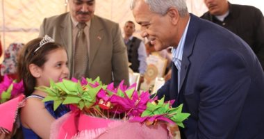 صور.. محافظ المنوفية يشهد احتفالات أعياد الطفولة بمدرسة فى شبين الكوم 