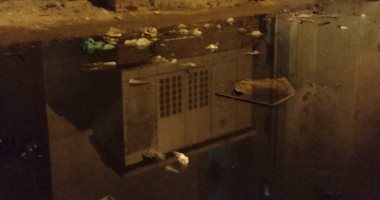 غرق شوارع حى الضواحى ببورسعيد فى مياه الصرف.. والأهالى يستغيثون