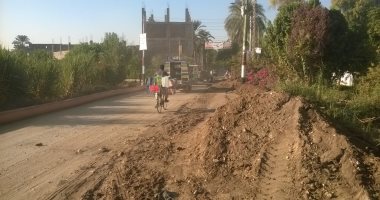 أهالى قرية الحلة بقنا يناشدون وزارة البترول بتوصيل الغاز لمنازلهم