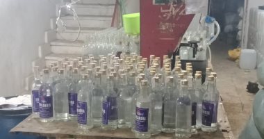 عمدة عاصمة كينيا يوزع مشروبات كحولية على الفقراء للوقاية من كورونا