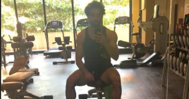 حتى فى الإجازة... محمد صلاح يطل على جماهيره من "الجيم"