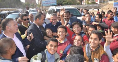 صور.. محافظ الإسماعيلية يتفقد الأعمال الإنشائية لمدرسة بقرية أبوخليفة