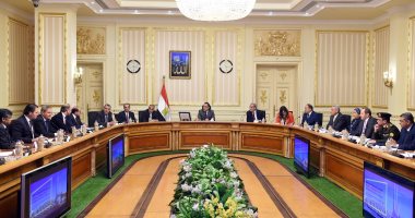 صور.. رئيس الوزراء يترأس اجتماعا لمناقشة موقف تنفيذ منظومة الكارت الموحد