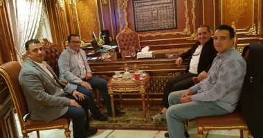 صور.. سفير كازاخستان بالقاهرة يشيد بصناعة الأثاث المصرى