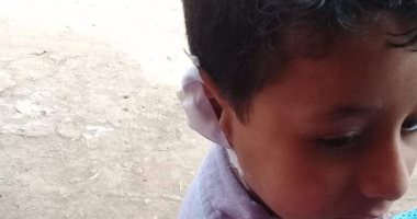 "التعليم" تحقق فى تعدى تلميذ على زميله بشفرة وضرب معلمة لآخر بخشبة بالمنوفية