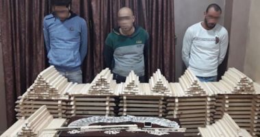 فيديو.. إحباط تهريب نصف مليون قرص مخدر داخل أسطوانات خشبية بالدقهلية