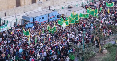 مسيرة حاشدة للطرق الصوفية بمسجد الحسين احتفالا بالمولد النبوى