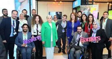 صور..جولة السيدة إنتصار السيسى لمنطقة ريادة الأعمال Startup Vein خلال منتدى الشباب