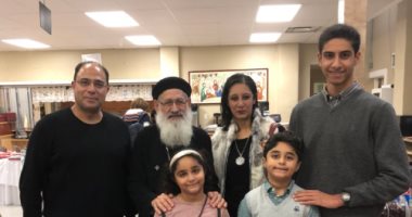 صور.. جولة للسفير أحمد أبو زيد وأسرته فى البازار المصرى بكندا