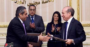 صور.. رئيس الوزراء يشهد توقيع مذكرة تفاهم لإدارة منتجع سياحى عالمى بالعلمين الجديدة