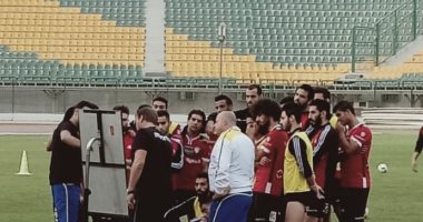 شاهد.. لوك إيميل يشرح لنجوم الطلائع تعليمات المرحلة الجديدة