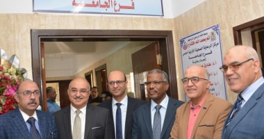 رئيس جامعة أسيوط يفتتح مركز الرعاية الصحية الأولية بالمستشفى الجامعي