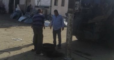 صور.. رفع تجمعات مياه الأمطار وتطهير بالوعات الصرف فى بورسعيد