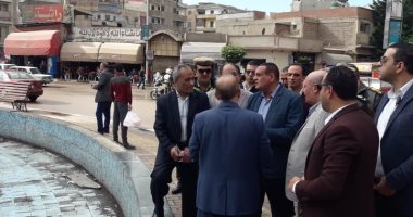 صور.. محافظ البحيرة يتفقد أعمال مواجهة آثار الأمطار بشوارع دمنهور