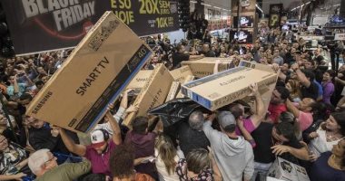 Black Friday.. ضرب وقتل ونوم فى الشارع أبرز مشاهد اليوم العالمى للتخفيضات