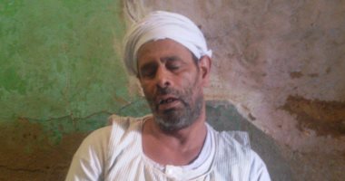 صور.. عم سيد يحلم بكرسى كهربائى أو دراجة نارية مجهزة لتعيد له الحياة