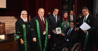 "الخشت" لخريجى طب الأسنان: "أتقنوا العمل واصنعوا لأنفسكم السمعة "