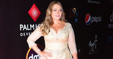 صور.. ليلى علوى ولقاء الخميسى وصبا مبارك يشاهدون "ليل خارجى" فى "القاهرة السينمائى" 