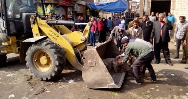 حملة مكبرة لإزالة الإشغالات وتحرير محاضر للمخالفين فى كفر الشيخ 