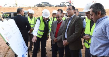 صور.. رئيس الوزراء من العاصمة الإدارية الجديدة: مصر ستدخل عصر ناطحات السحاب
