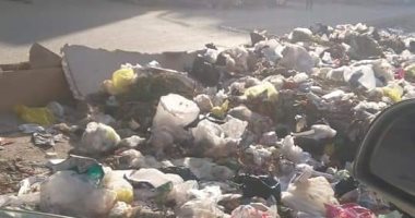 قارئ يشكو انتشار القمامة والمواقف العشوائية بشارع جمال عبدالناصر بجسر السويس