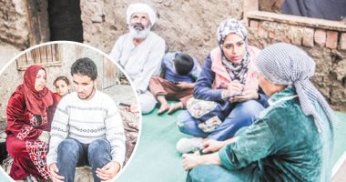 "تل القاضى".. قصص نساء يطاردن لقمة العيش.. يخرجن فى سيارات نصف نقل وجرارات السادسة صباحا ويعدن فى المساء.. يواصلن العمل لمدة 9 ساعات دون طعام.. و"المقاول" يمر على البيوت لإحضارهن لجمع محصول القطن مقابل 50 جنيها