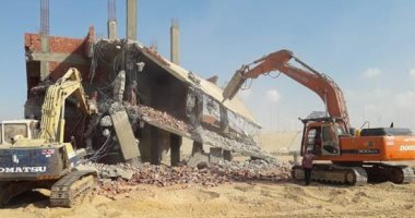رئيس جهاز مدينة الشروق يقود حملة بها 42 مُعدة لإزالة 9 مبان مخالفة