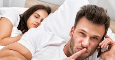 العلامات الـ10 للزوج الخائن.. اعرفيها واكشفيه