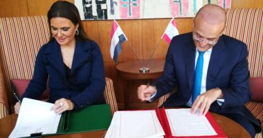 وزيرة الاستثمار توقع محضر نتائج لجنة المتابعة للجنة العليا المصرية اللبنانية