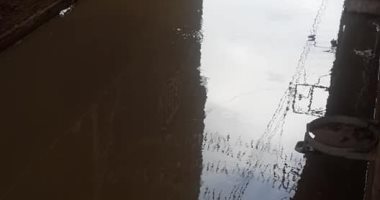 شكوى من انسداد بالوعات الصرف فى قرية ميت عساس بالغربية.. صور