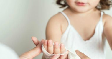 فيديو معلوماتي.. الإسعافات الأولية للطفل في حال إصابته بجرح