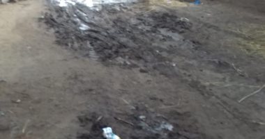 أهالى عزبة السيد عطية بكفر الشيخ يناشدون بتركيب بلاعات تصريف مياه الأمطار