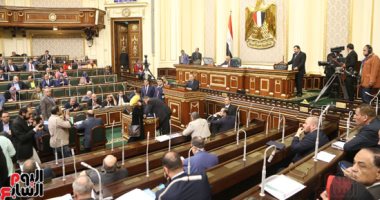 استعراض تجربة النظام الإلكترونى بالبرلمان لوفد مجلس الشورى العمانى