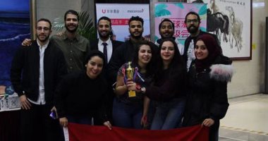 طلاب مصريون ببكين يجذبون أنظار العالم برقص التحطيب والزى الفرعونى.. صور