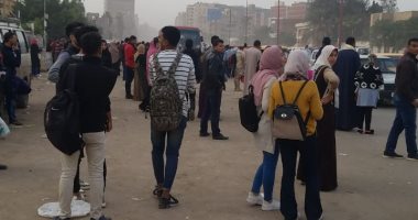 صور.. قارئ يشكو من تكدس سيارات الأجرة بموقف الجلاء فى الغربية