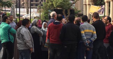شاهد.. اعتصام أصحاب أزمة العضويات داخل نادي البلدية