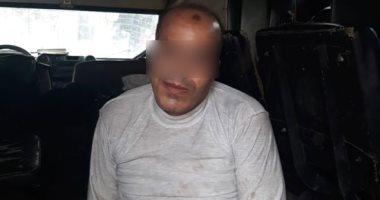 تفاصيل مقتل ربة منزل على يد نجلها بـ"هون" فى الخانكة.. المتهم: "معرفش حاجة عايز أمى".. الجيران: المتهم مريض نفسى وشاهدناه بملابس غارقة بالدماء.. والنيابة العامة: إحالة المتهم للجنة طبية للتأكد من قواه العقلية