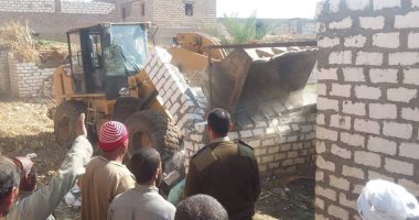 إزالة 1265 حالة تعدى على 6105 فدانا للأراضى الزراعية بالمنيا
