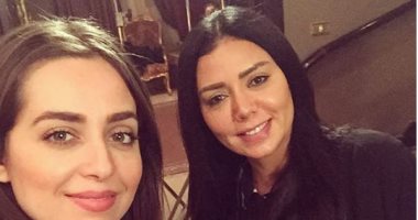 هبة مجدى لـ رانيا يوسف: استمتعت جدا بالعمل معكى فى فيلم حب إيه