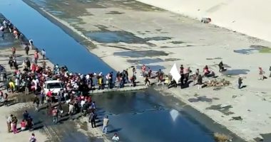 مهاجرو أمريكا الوسطى يواجهون الغاز المسيل للدموع بعد إغلاق حدود المكسيك