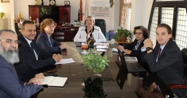 وزيرة البيئة تبحث مع وفد بعثة البنك الدولى التعاون فى إدارة المخلفات