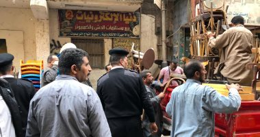 صور.. شرطة المرافق تزيل الإشغالات بميدان الجيزة والعجوزة وإمبابة