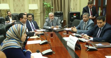 "إسكان البرلمان" تطالب القابضة لمياه الشرب الالتزام بمواعيد انتهاء المشروعات