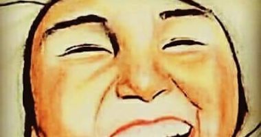 طالبة تبدع فى رسم اللوحات الفنية بأقلام الرصاص وألوان الخشب
