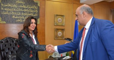محافظ دمياط تبحث إزالة التعديات والاشغالات مع مديرى "التنظيم والإدارة" و"الزراعة"